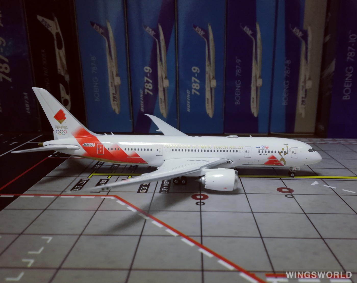 Phoenix 1:400 PH04324 Japan Airlines 日本航空 Boeing 787-8 JA837J