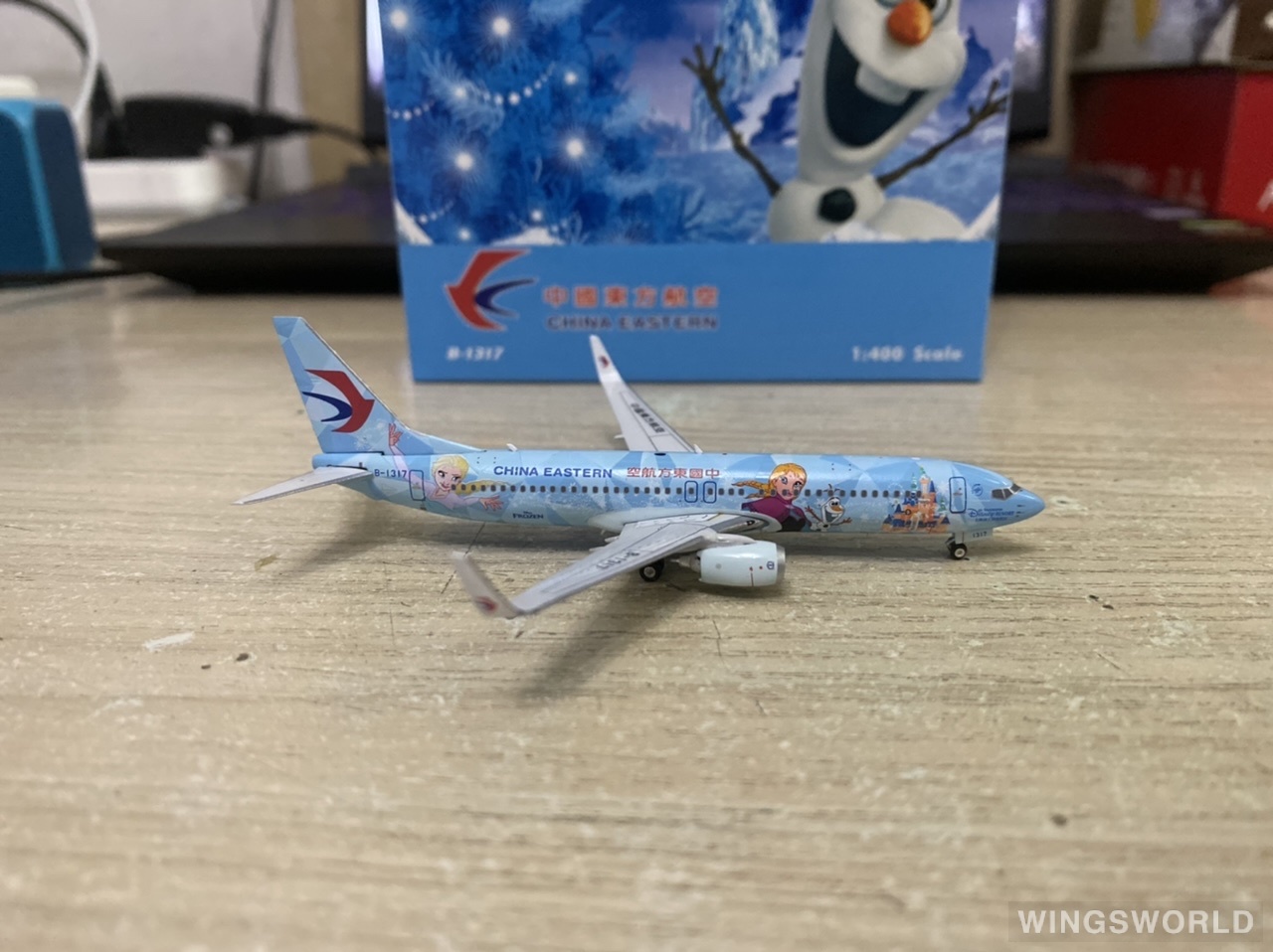 Phoenix 1:400 PH04323 China Eastern 中国东方航空 Boeing 737-800 B-1317