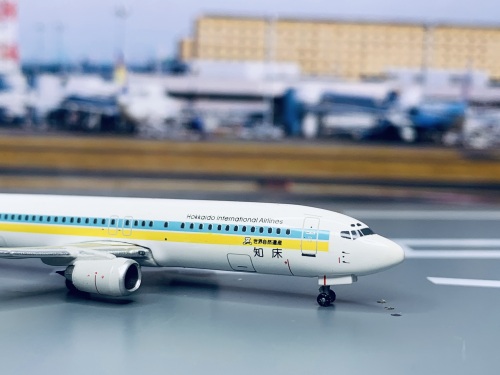 Geminijets 1:400 Boeing 737-400 Air Do 北海道国际航空15604B JA392K