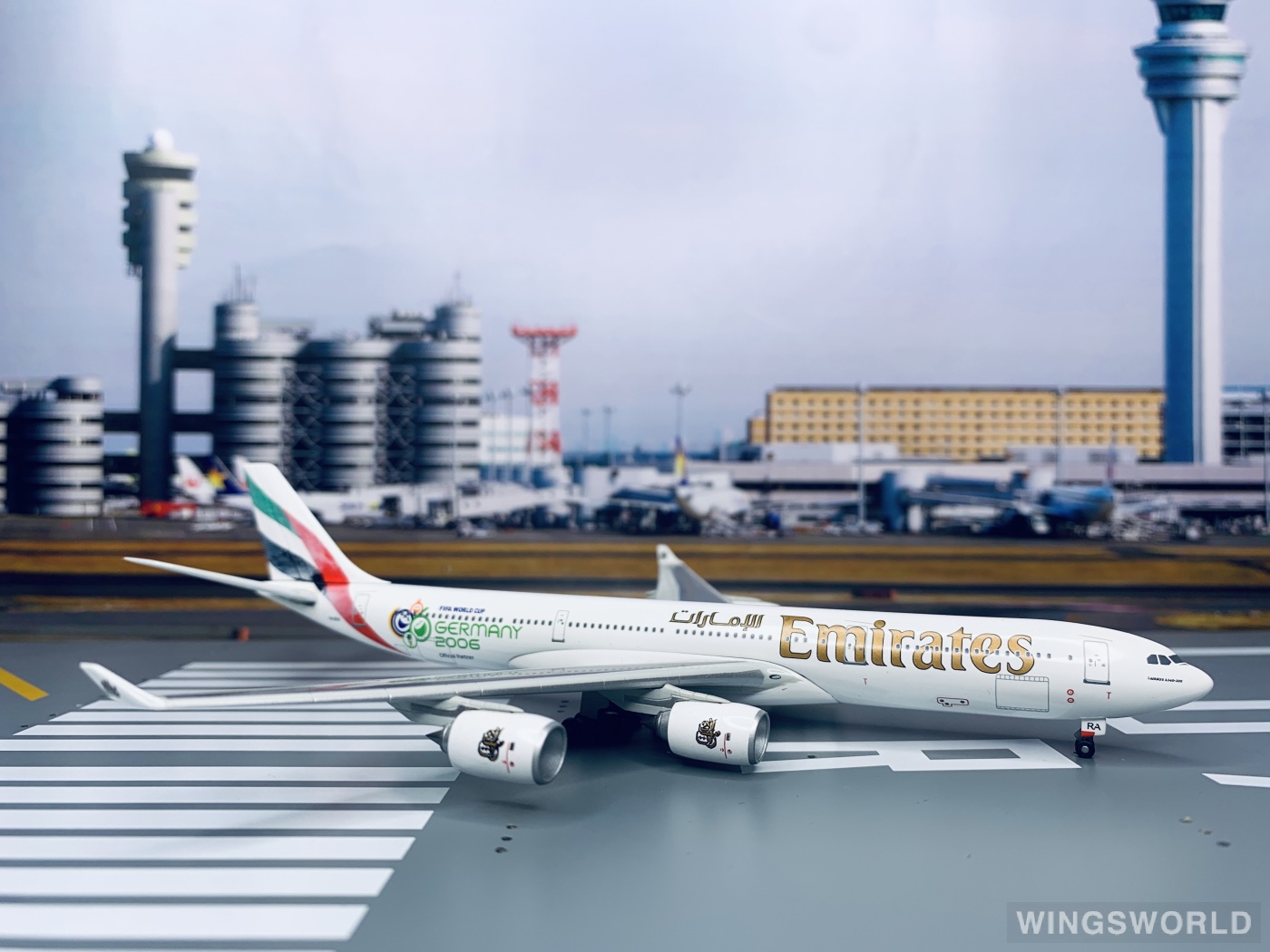 Dragon Models 1:400 55866 Emirates 阿联酋航空 Airbus A340-500 A6-ERA