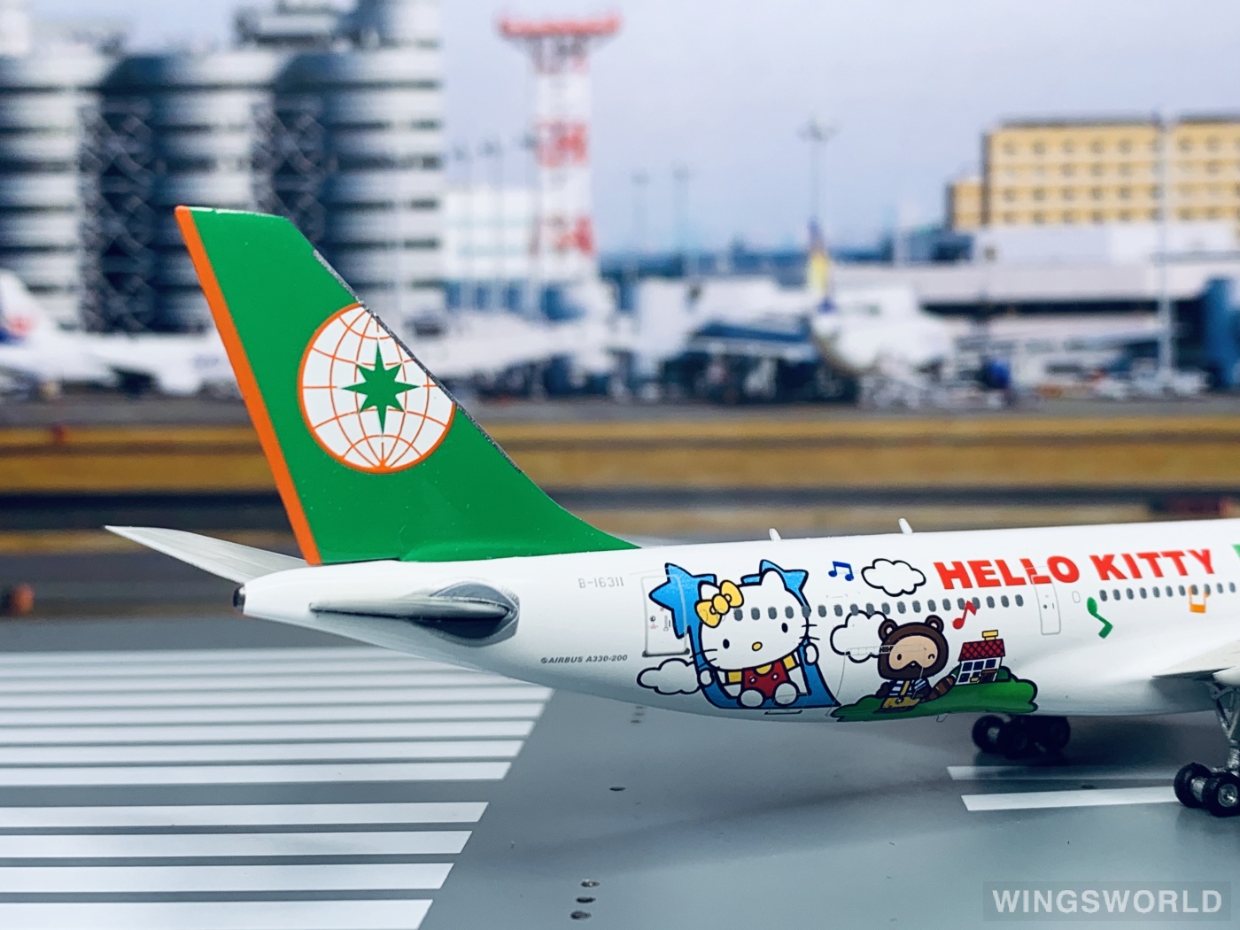 Phoenix 1:400 PH04005 EVA Air 长荣航空 Airbus A330-200 B-16311