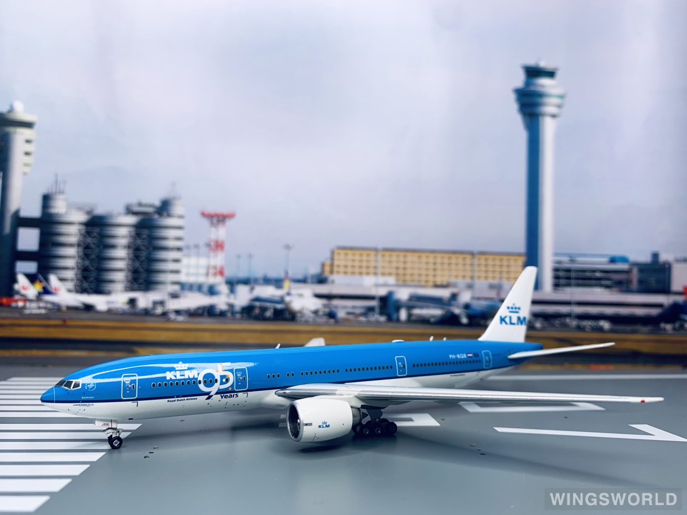 Phoenix 1:400 PH11053 KLM 荷兰皇家航空 Boeing 777-200 PH-BQB