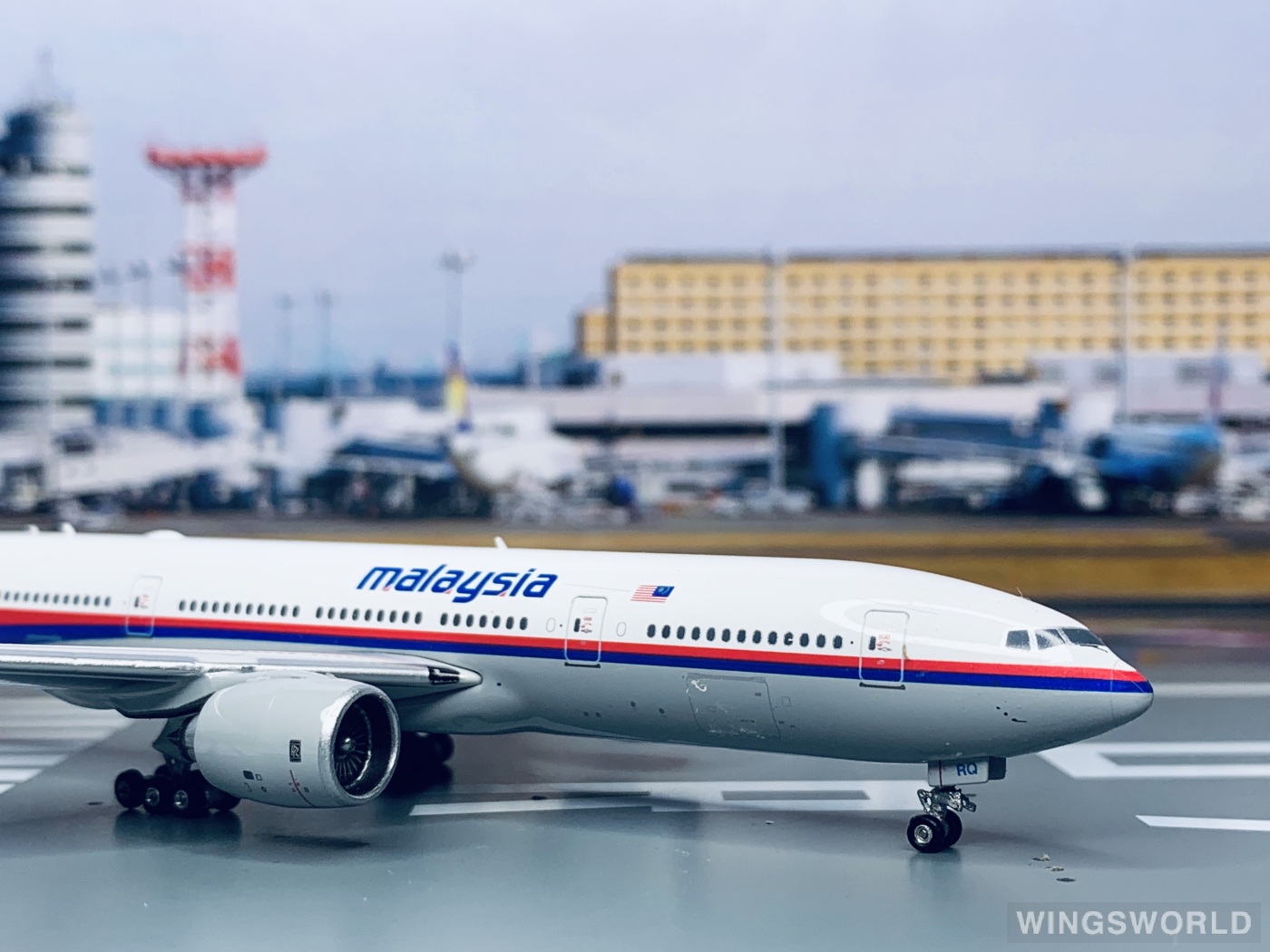 Phoenix 1:400 PH10947 Malaysia Airlines 马来西亚航空 Boeing 777-200 9M-MRQ