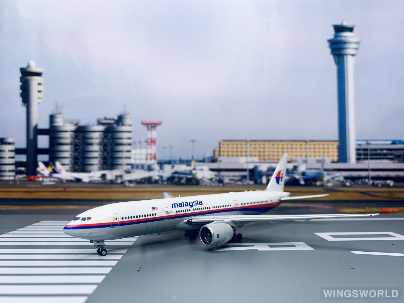 Phoenix 1:400 PH10947 Malaysia Airlines 马来西亚航空 Boeing 777-200 9M-MRQ