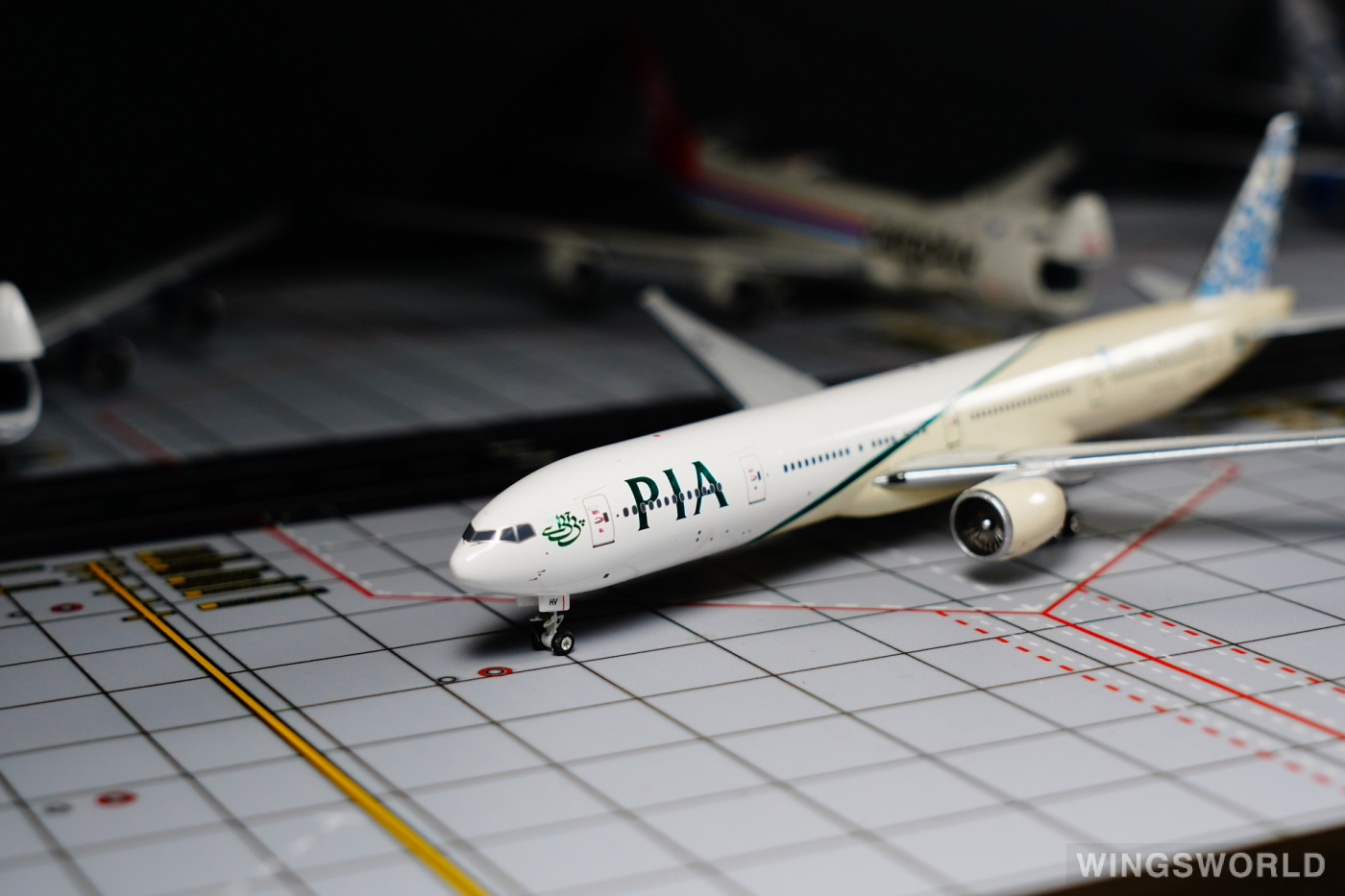 Phoenix 1:400 PH10171 PIA 巴基斯坦航空 Boeing 777-300ER AP-BHV