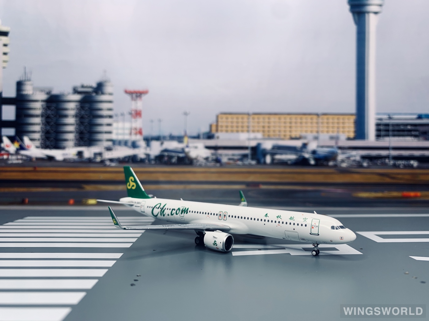 HYJLwings 1:400 HYJL81067 Spring Airlines 春秋航空 Airbus A321neo B-30EU