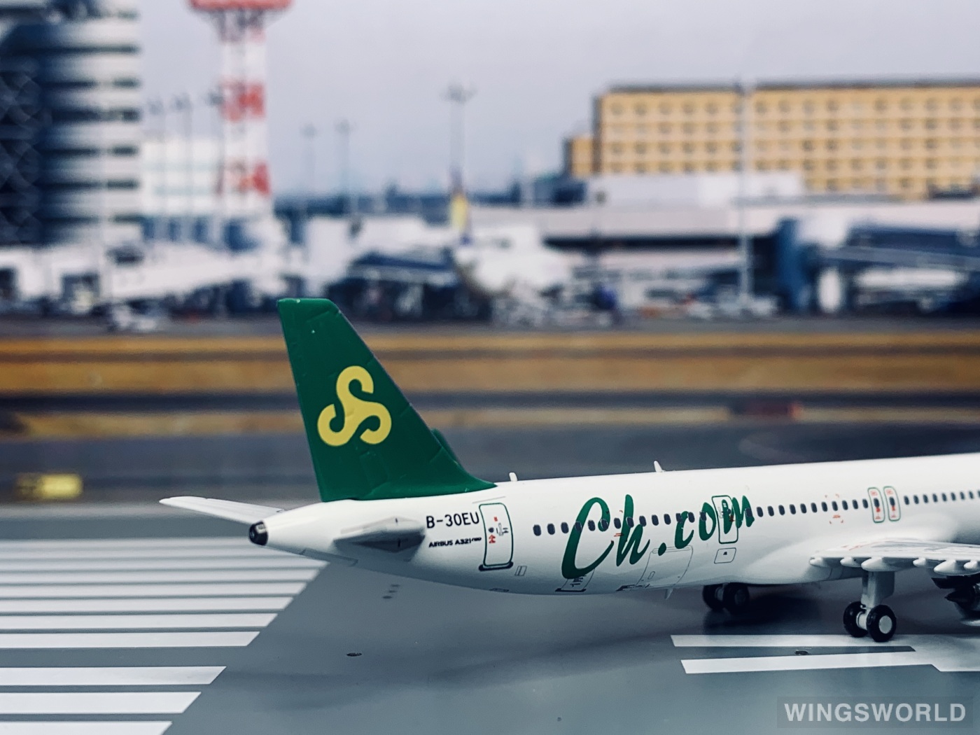 HYJLwings 1:400 HYJL81067 Spring Airlines 春秋航空 Airbus A321neo B-30EU