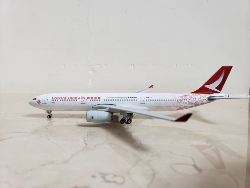 航空機 CATHAY DRAGON A330-300 B-HYQPhoenix1:400 Phoenix 1:400 Cathay Dragon A330-300 B-HYQ | eBay