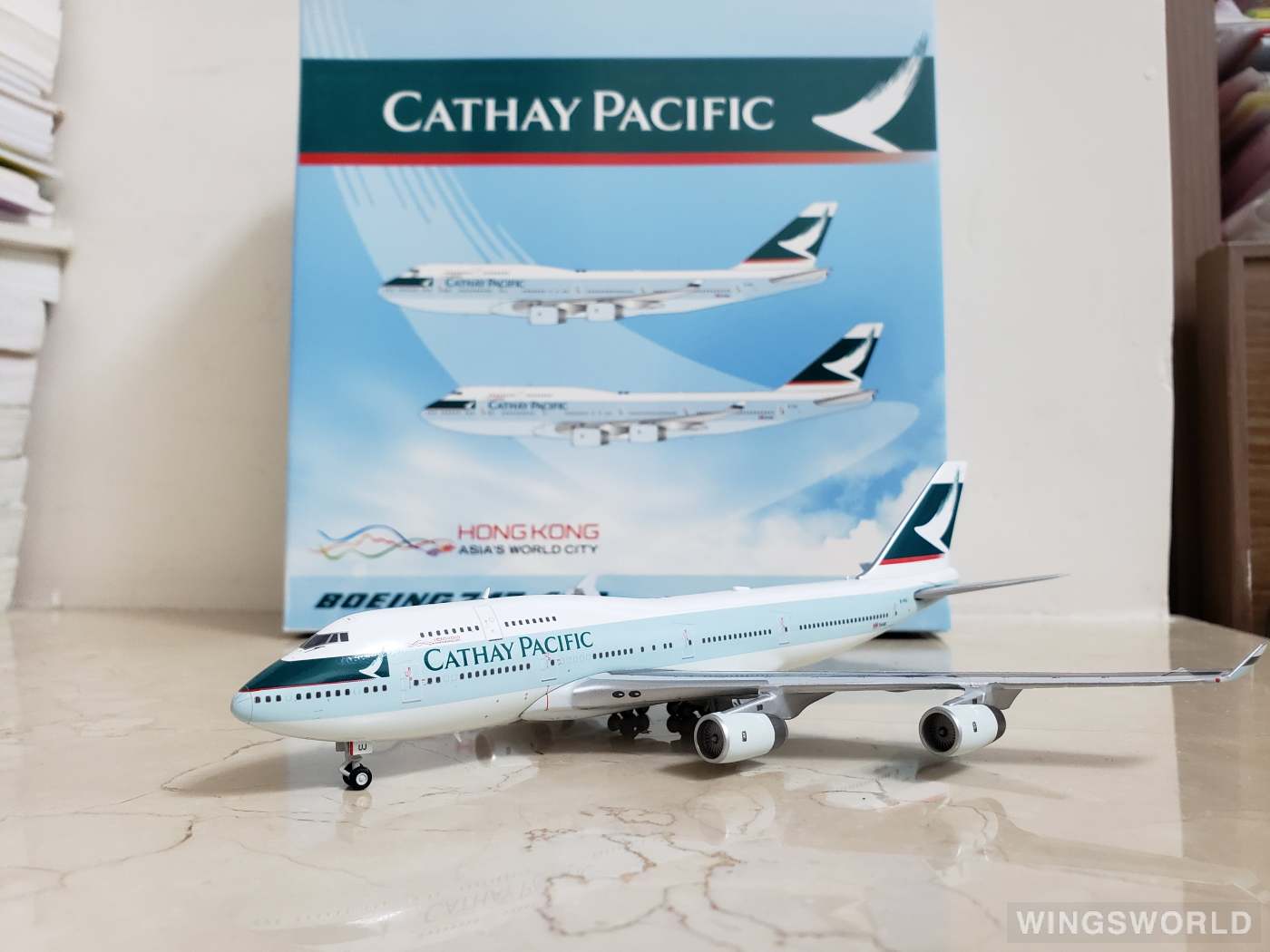 JC Wings 1:400 BBOX4001-01 Cathay Pacific 国泰航空 Boeing 747-400 B-HUJ