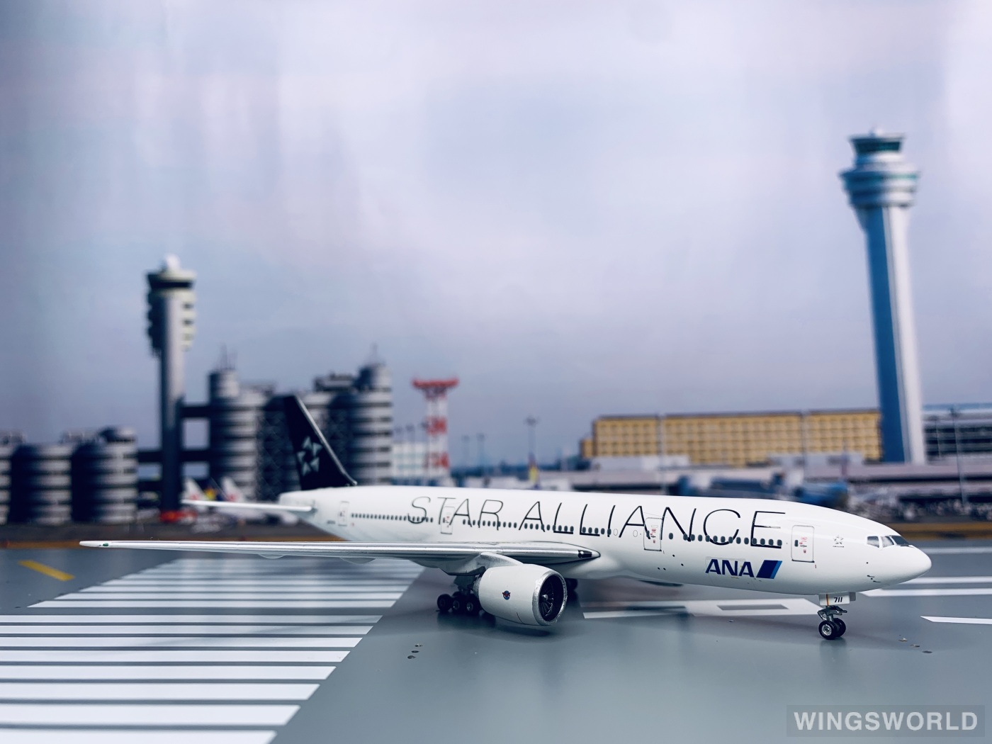 Phoenix 1:400 Boeing 777-200 ANA 全日空PH10419 JA711A Star