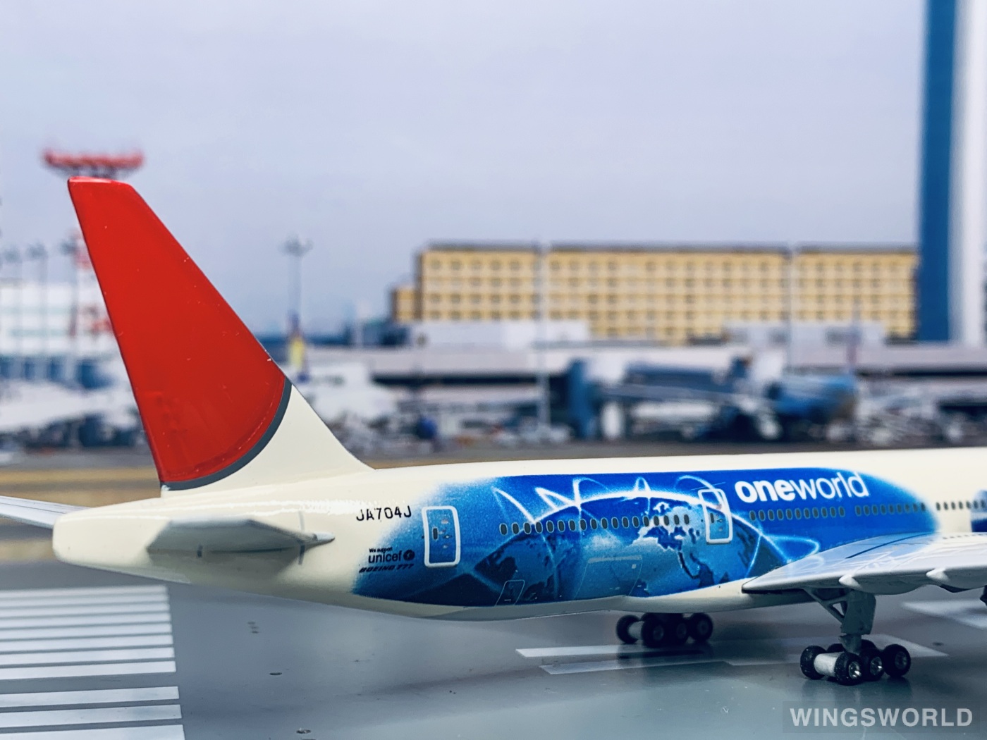 Phoenix1/400 JAL B777-200 特別塗装機 1/400 B777-200 JAL 旧鶴丸塗装 JA702J ＊外箱欠品 [10414
