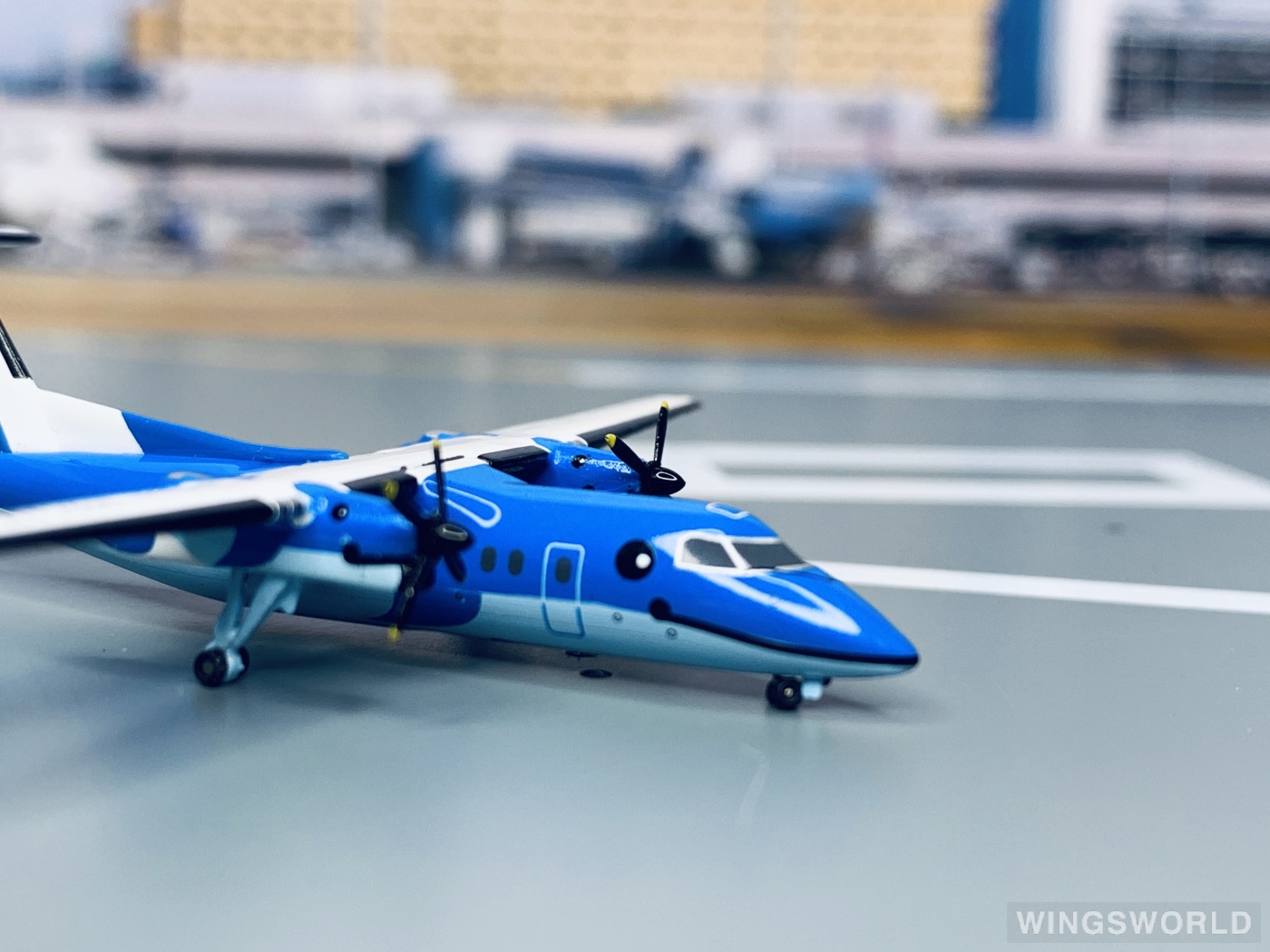 Geminijets 1:400 GJ7081AM Amakusa Airlines AMX 日本天草航空 Bombardier Dash 8-100 JA81AM