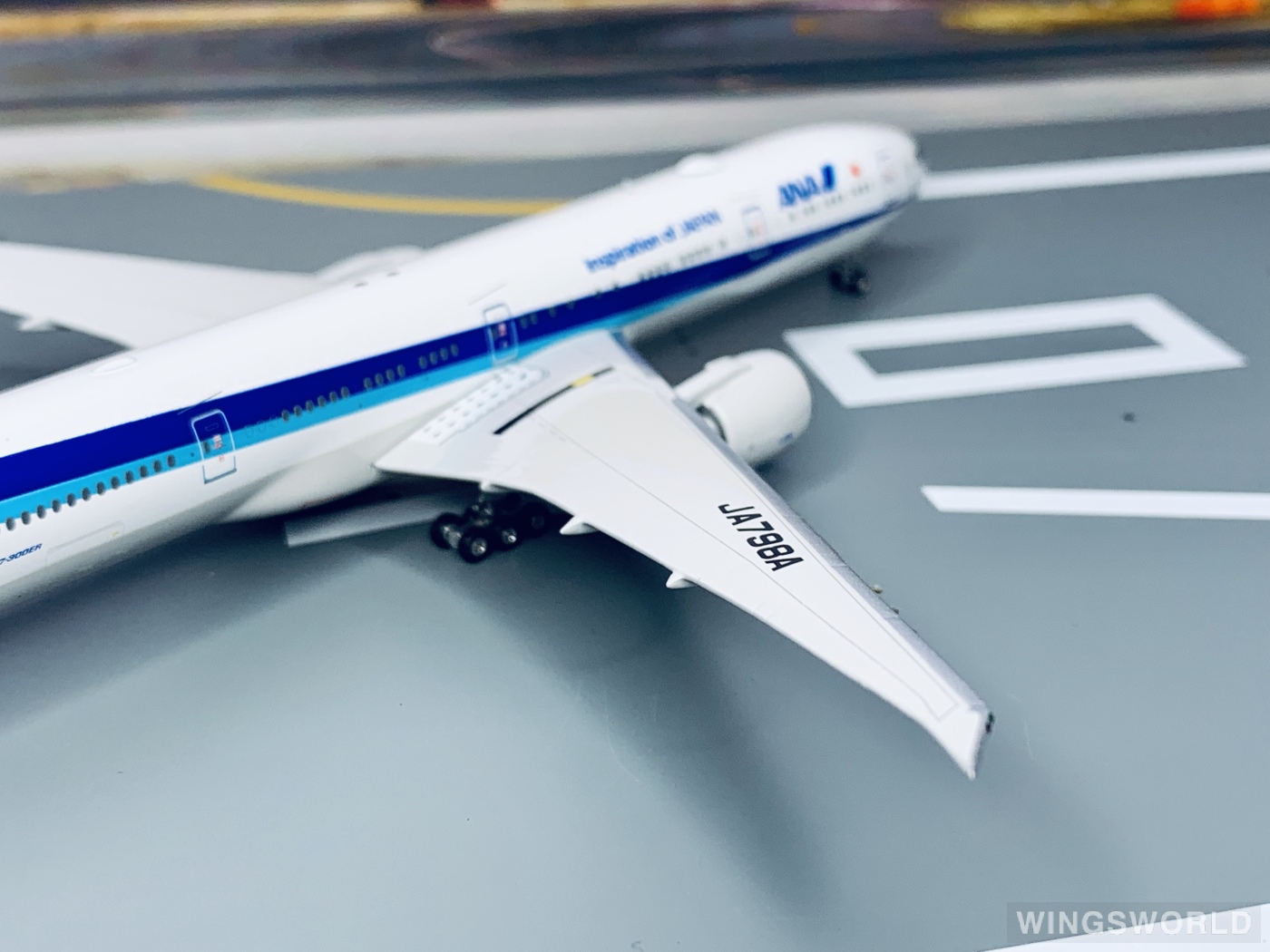 Phoenix 1:400 Boeing 777-300ER ANA 全日空PH04327 JA798A 的照片作者