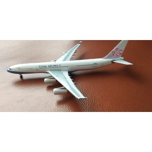 China Airlines 中华航空 Airbus A340-300 B-18803 1997s colors. With rolling gears. PH10538 Phoenix 1:400