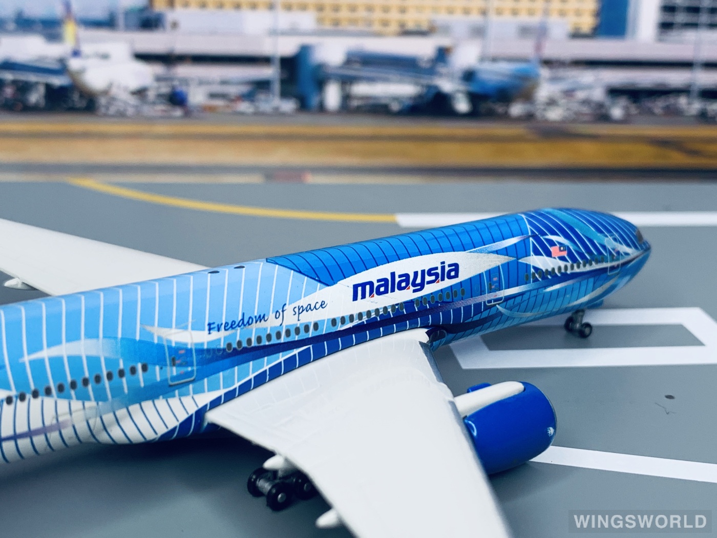 Geminijets 1:400 88207 Malaysia Airlines 马来西亚航空 Boeing 777-200ER 9M-MRD