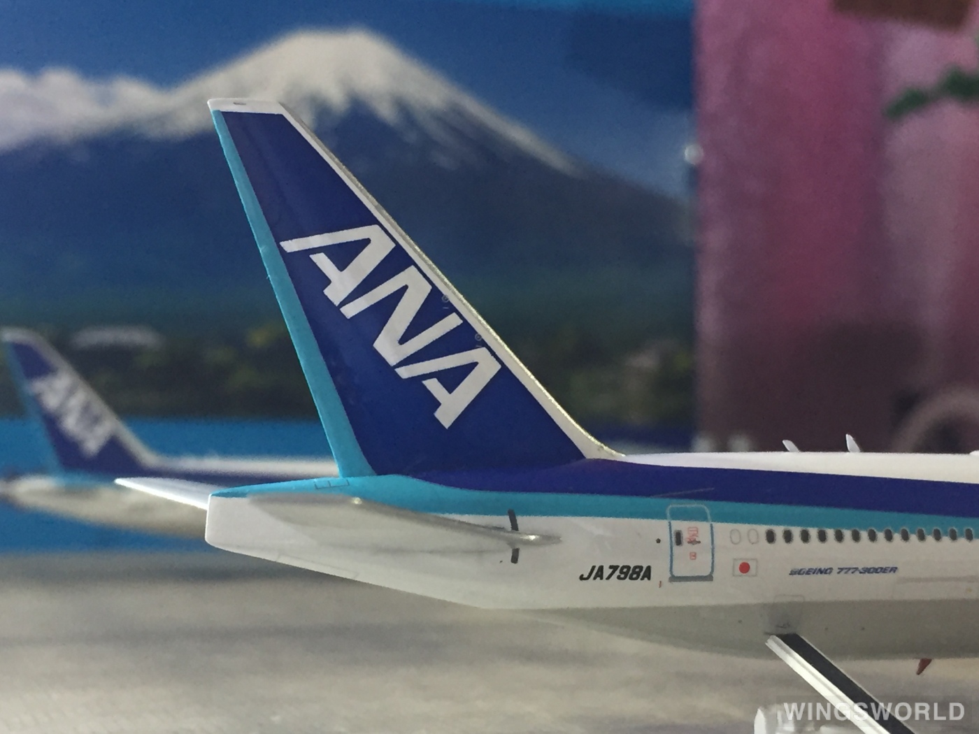 Phoenix 1:400 Boeing 777-300ER ANA 全日空PH04327 JA798A 的照片作者