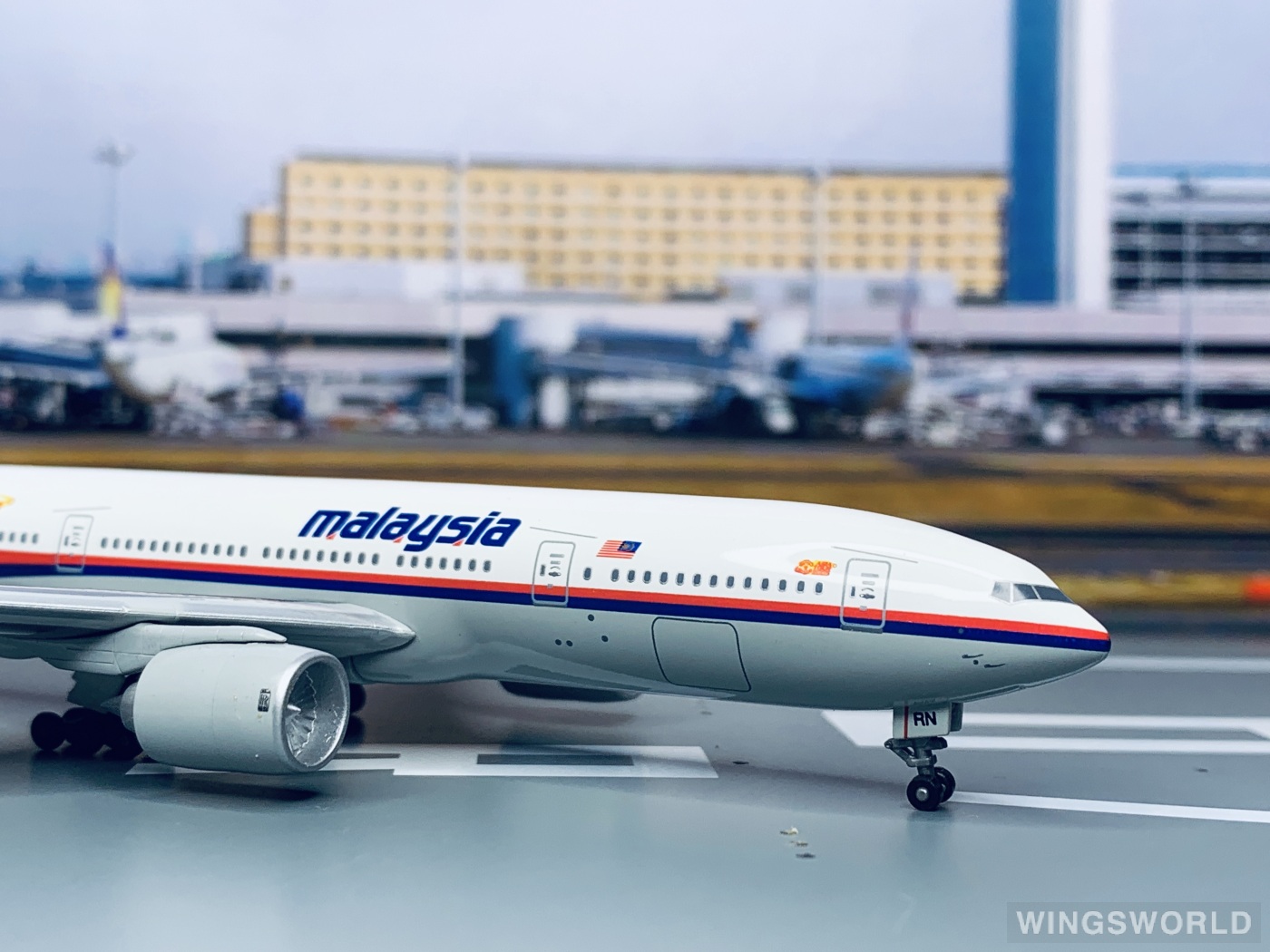 Dragon Models 1:400 55521 Malaysia Airlines 马来西亚航空 Boeing 777-200 9M-MRN