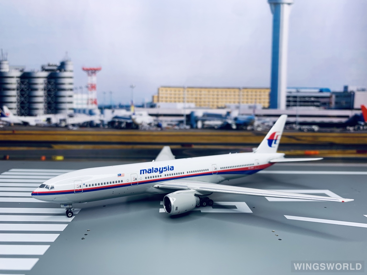 Phoenix 1:400 PH11168 Malaysia Airlines 马来西亚航空 Boeing 777-200 9M-MRP