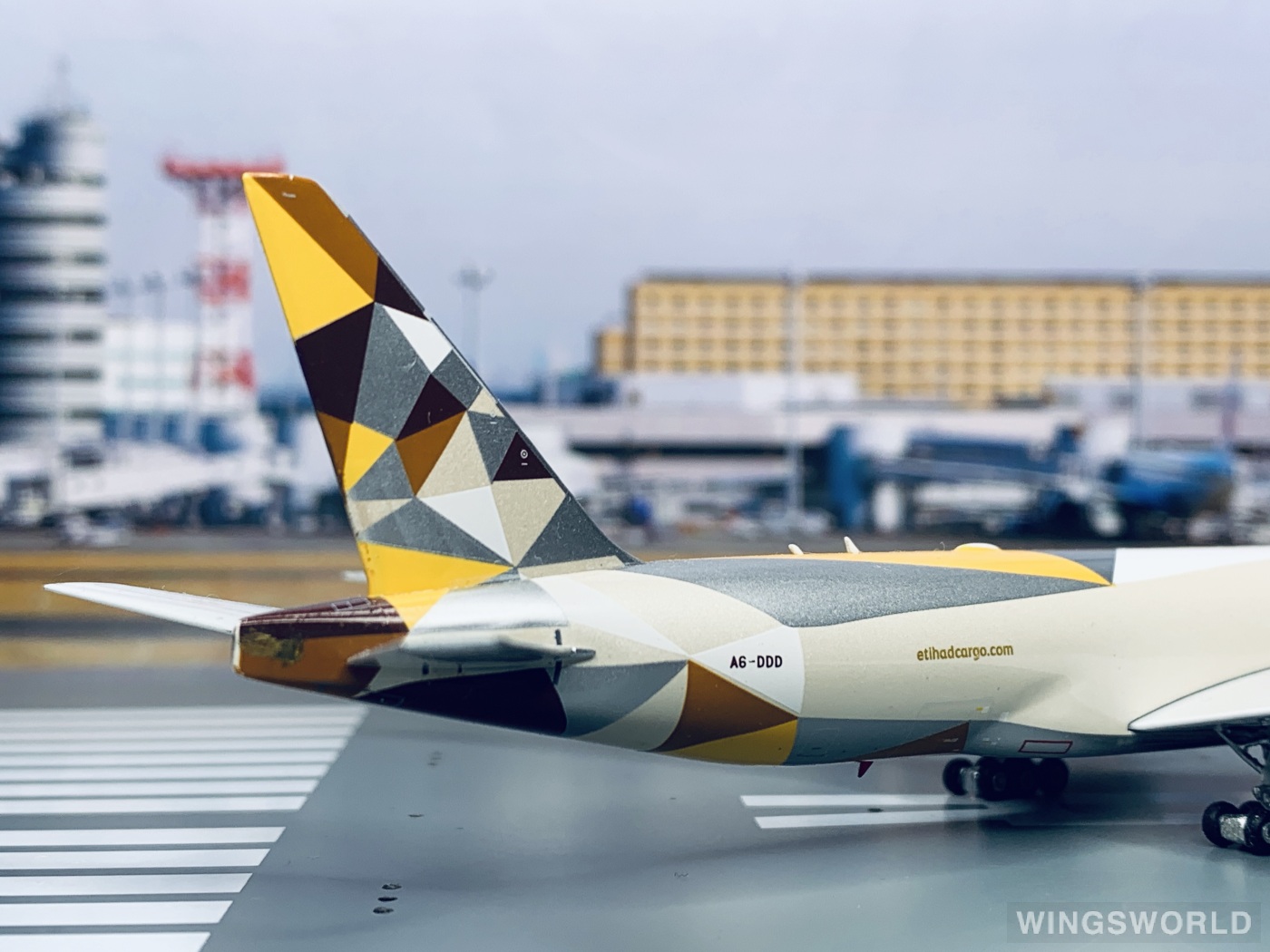 Phoenix 1:400 PH11455 Etihad Airways 阿提哈德航空 Boeing 777F A6-DDD
