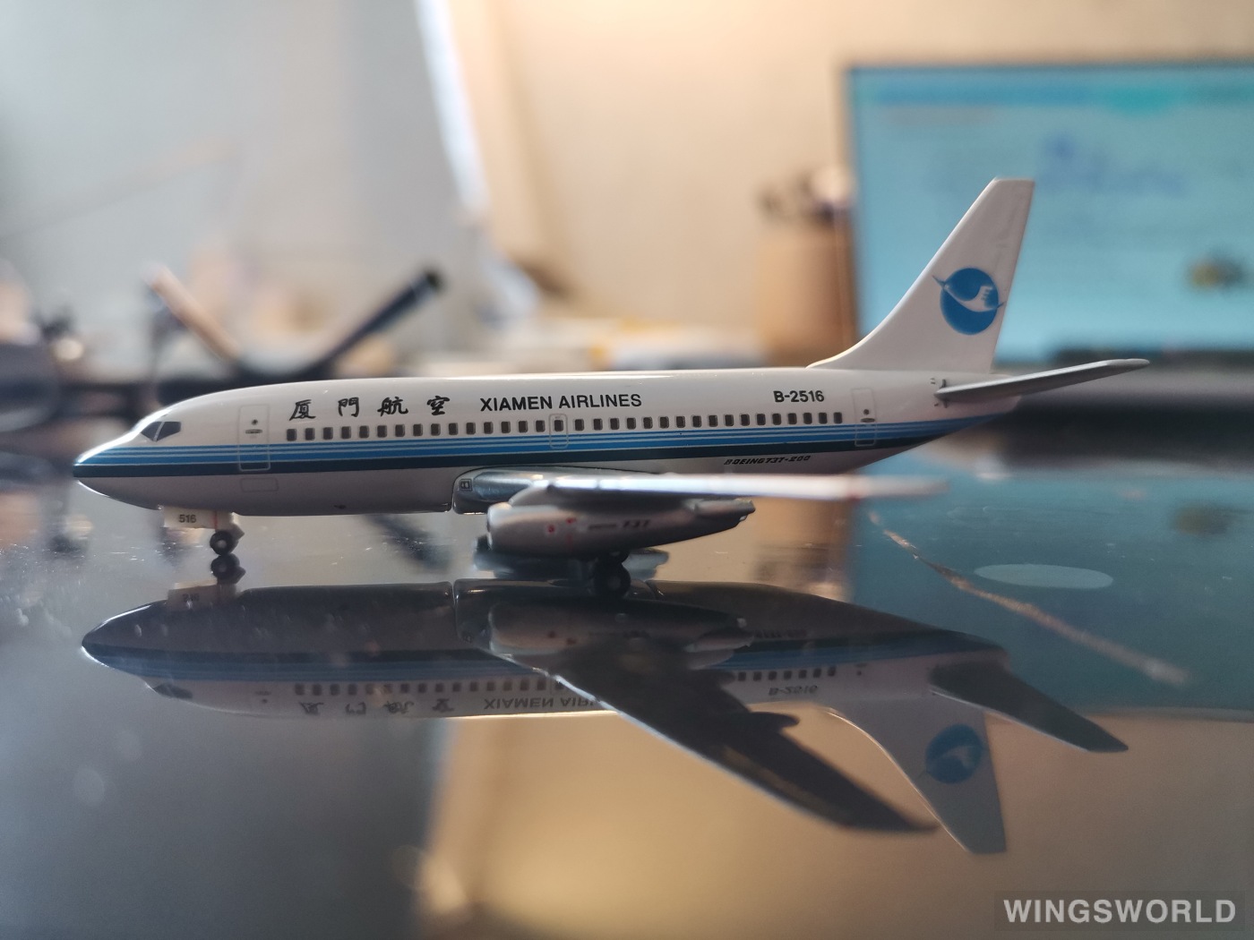 AeroClassics 1:400 AC18097 XiamenAir 厦门航空 Boeing 737-200 B-2516