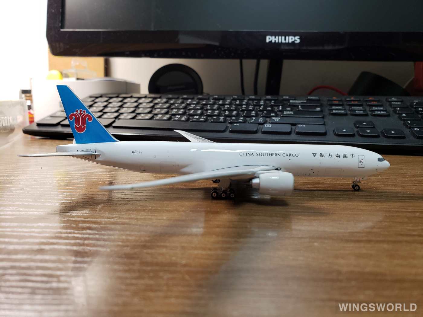 Phoenix 1:400 PH10320B China Southern 中国南方航空 Boeing 777F B-2072