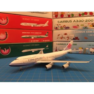 China Airlines 中华航空 Boeing 747-400 B-18212 1997s colors. With rolling gears. PHB18212 Phoenix 1:400