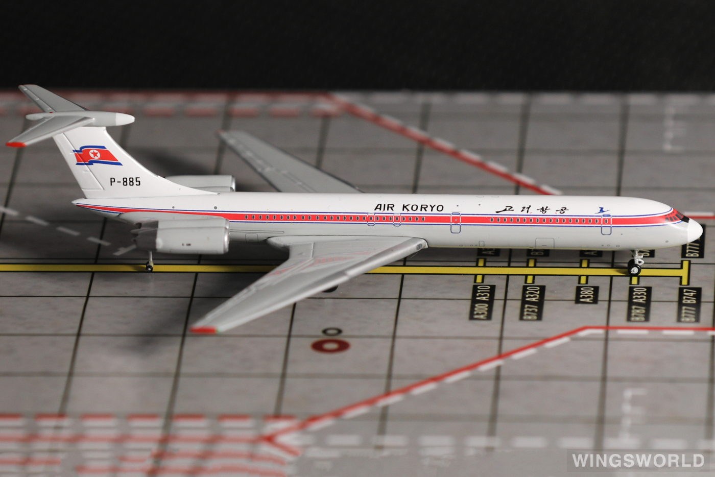 Geminijets 1:400 GJKOR1527 Air Koryo 朝鲜高丽航空 Ilyushin Il-62 P-885