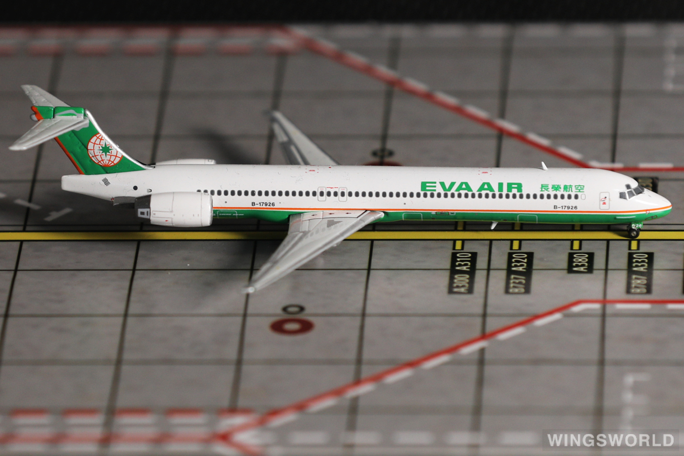 JC Wings 1:400 XX4639 EVA Air 长荣航空 McDonnell Douglas MD-90 B-17926