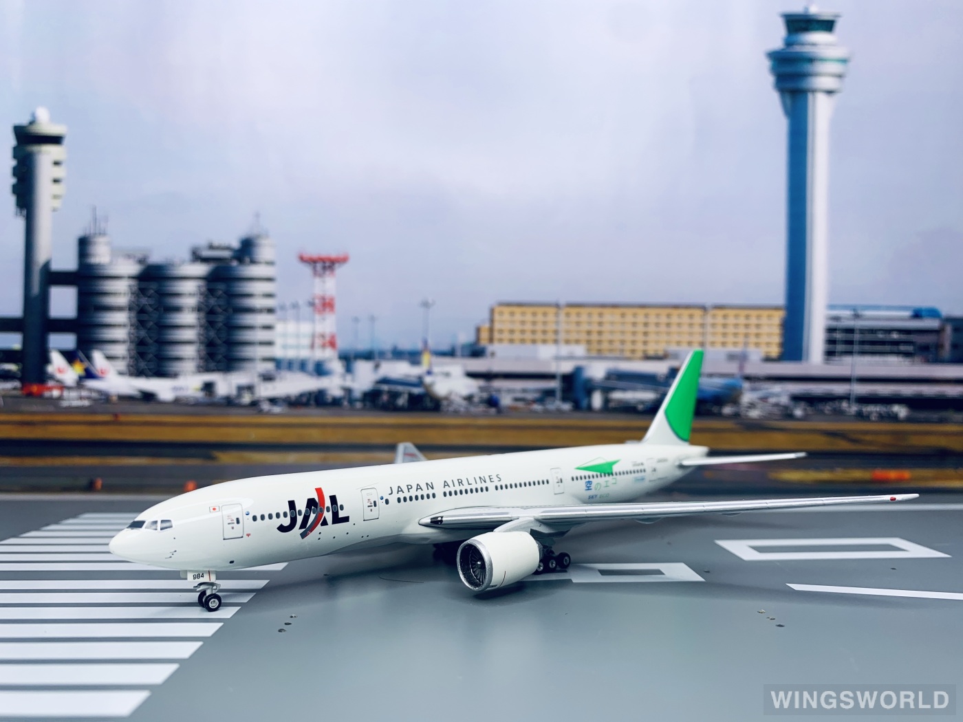 Phoenix 1:400 PH10240 Japan Airlines 日本航空 Boeing 777-200 JA8984