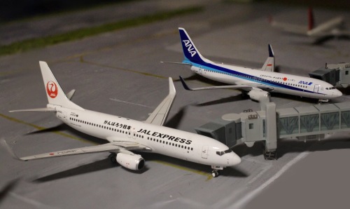 Phoenix 1:400 Boeing 737-800 Japan Airlines 日本航空PH04643 JA317J