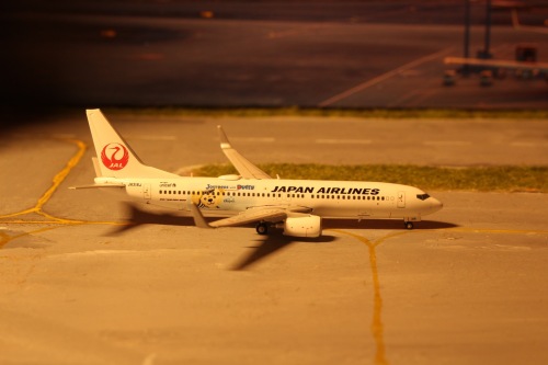 Japan Airlines 日本航空 Boeing 737-800 JA318J XX4726 JC Wings 1:400