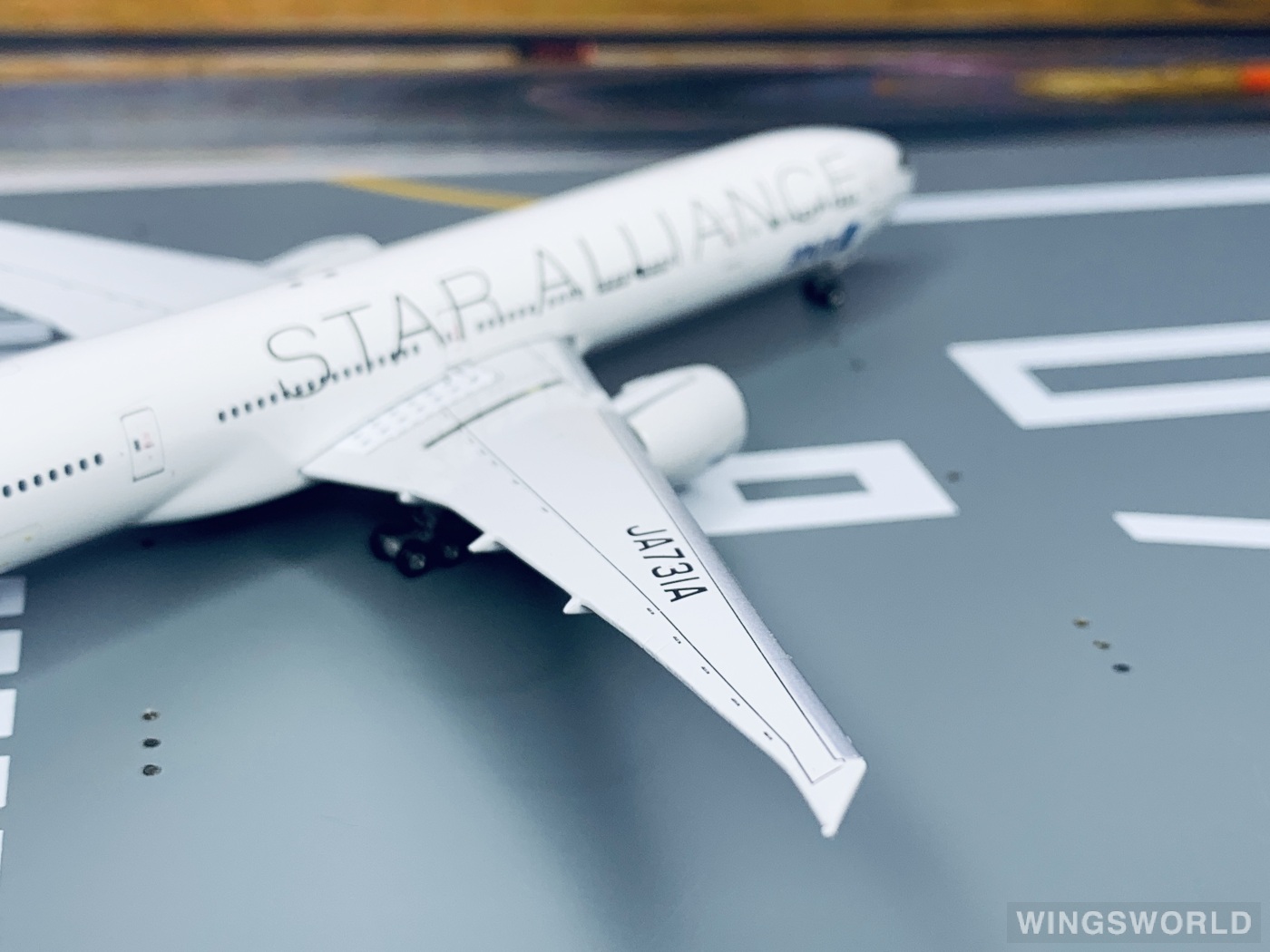 Phoenix 1:400 PH10381 ANA 全日空 Boeing 777-300 JA731A