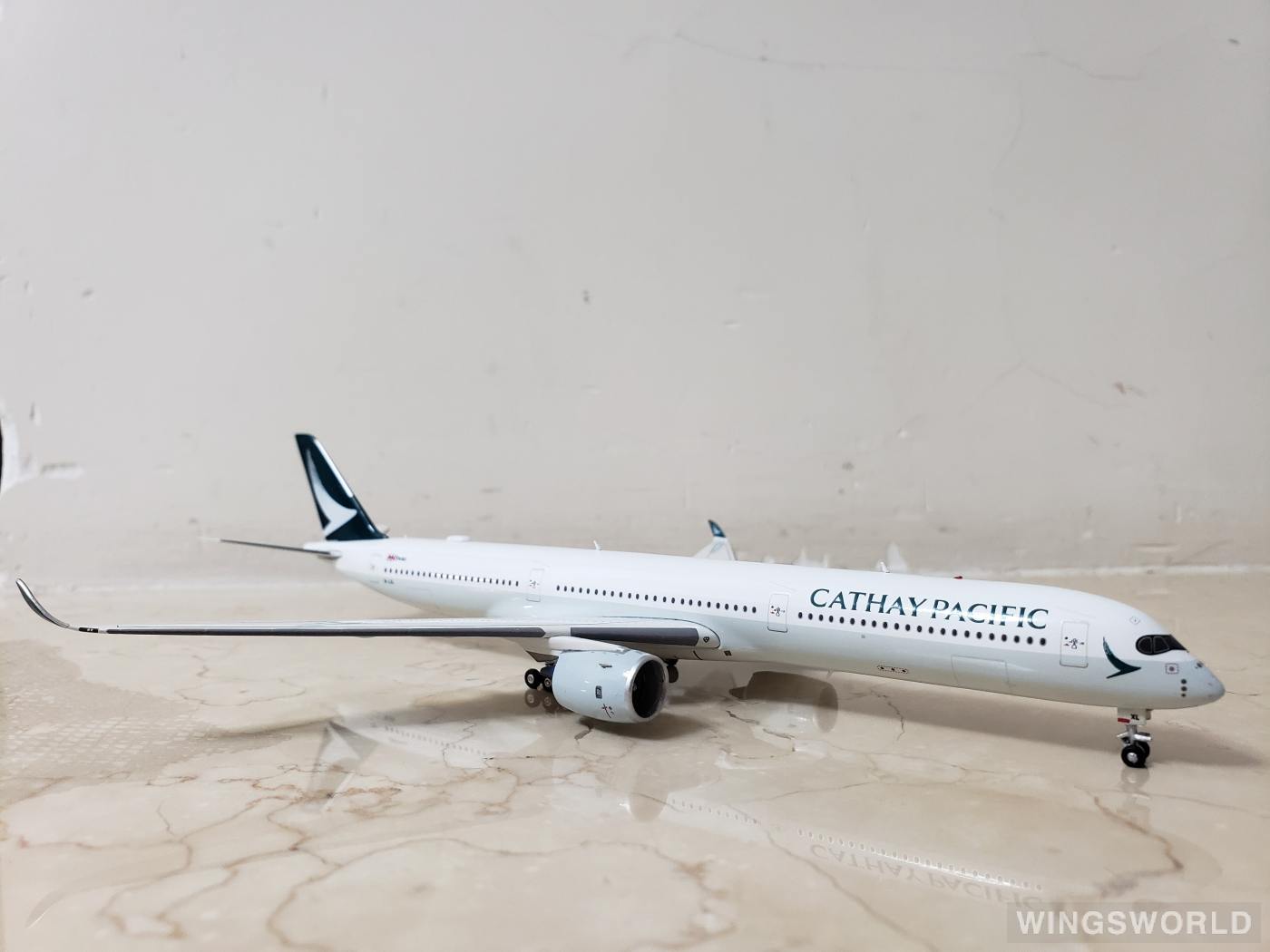 Aviation400 1:400 WB4010 Cathay Pacific 国泰航空 Airbus A350-1000 B-LXL