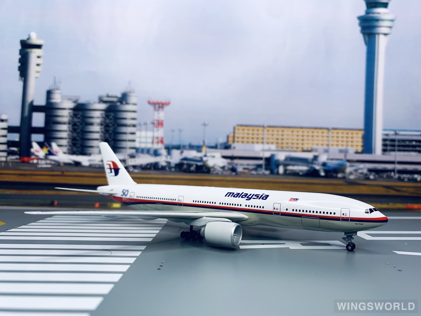 Dragon Models 1:400 55027 Malaysia Airlines 马来西亚航空 Boeing 777-200 9M-MRA