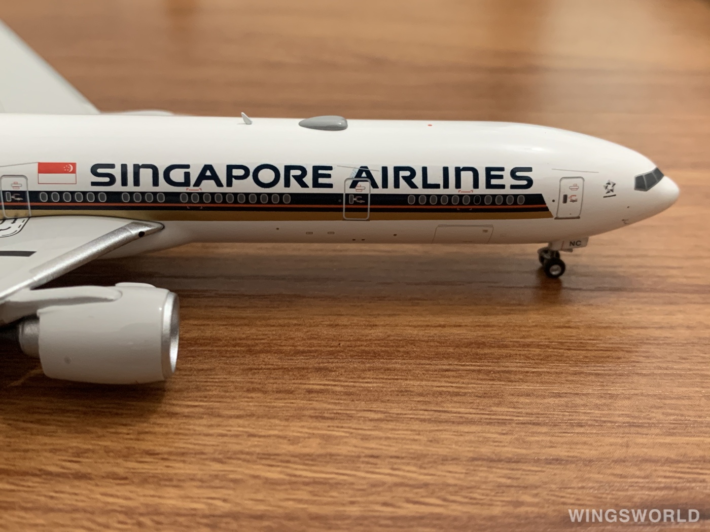 Phoenix 1:400 PH04330 Singapore Airlines 新加坡航空 Boeing 777-300ER 9V-SNC