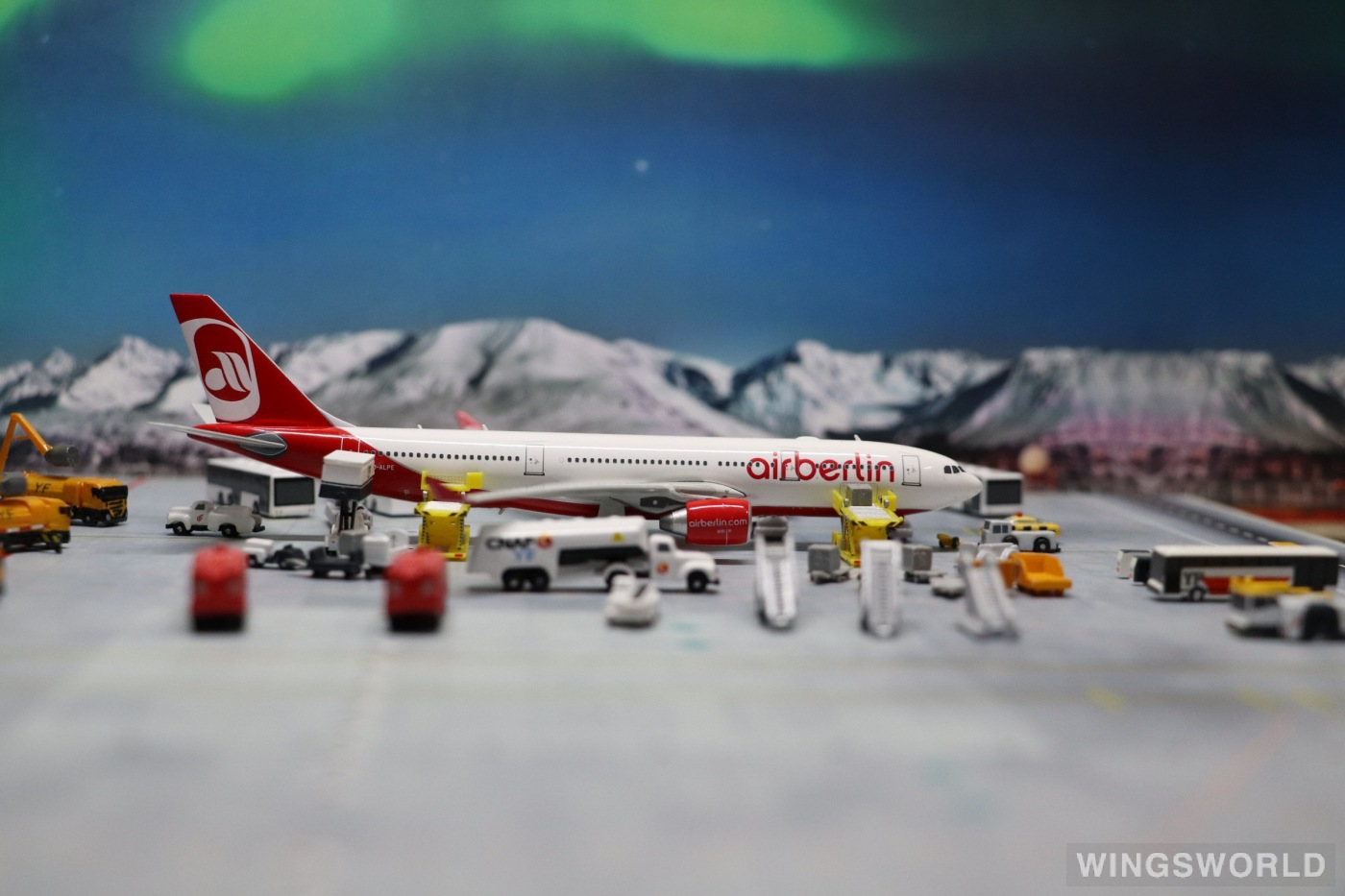 Phoenix 1:400 PH11143 Air Berlin 柏林航空 Airbus A330-200 D-ALPE