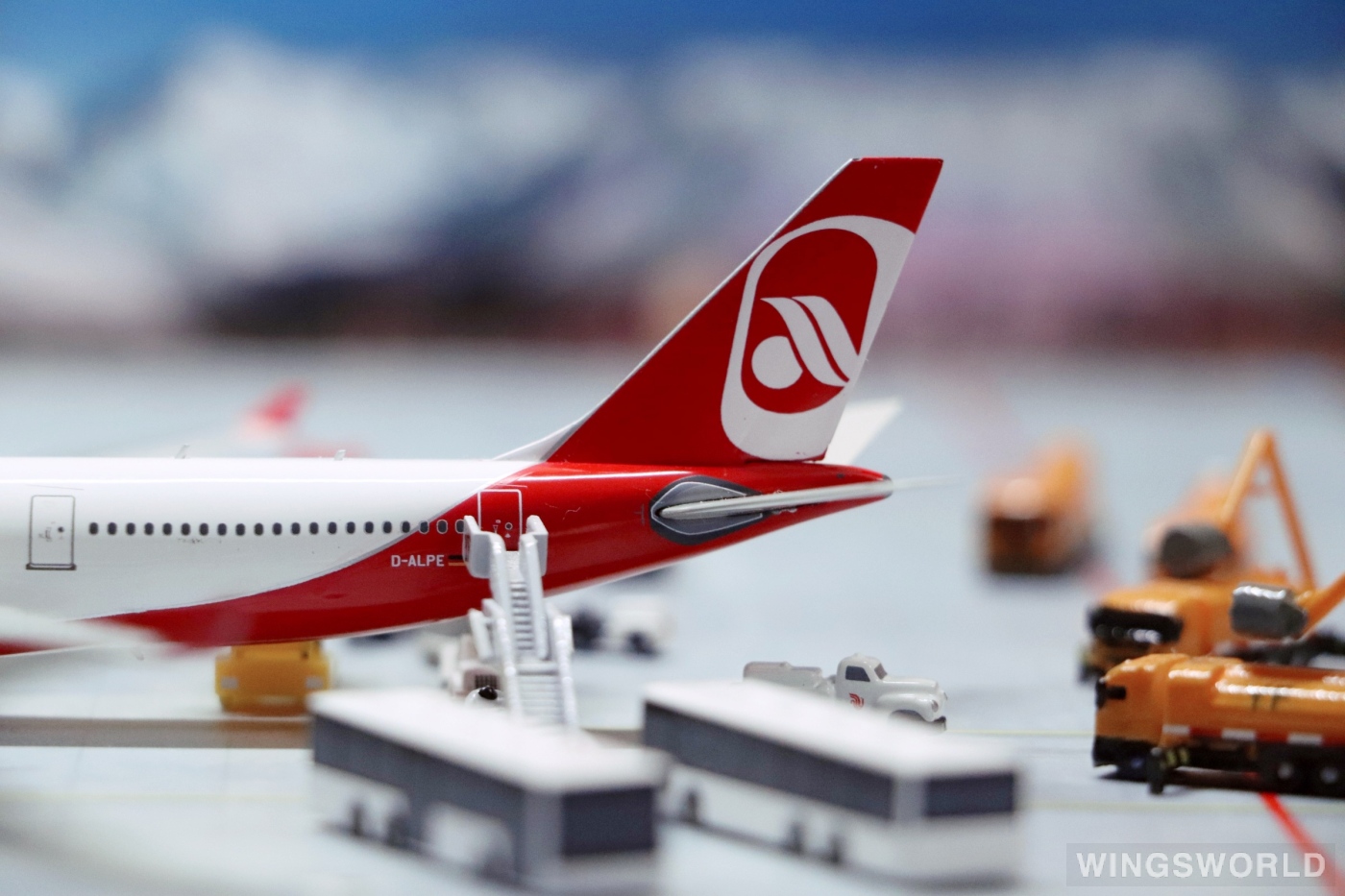 Phoenix 1:400 PH11143 Air Berlin 柏林航空 Airbus A330-200 D-ALPE