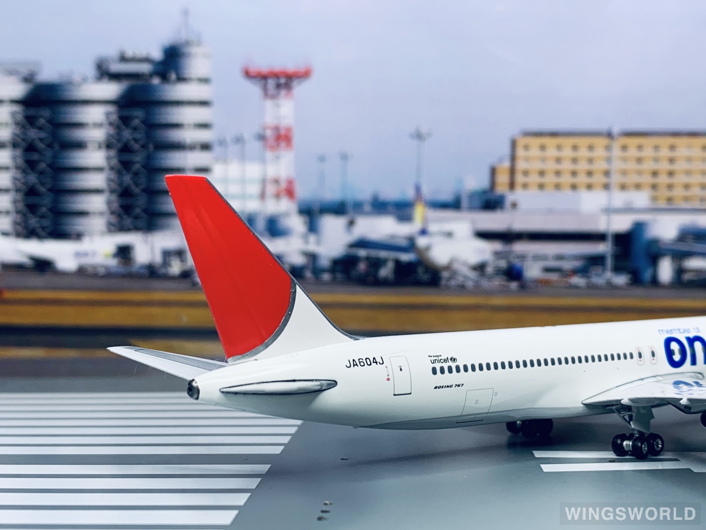 Phoenix 1:400 PH10307 Japan Airlines 日本航空 Boeing 767-300 JA604J