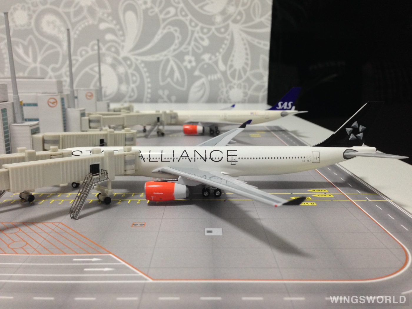 AeroClassics 1:400 ACSEREF SAS 北欧航空 Airbus A330-300 SE-REF