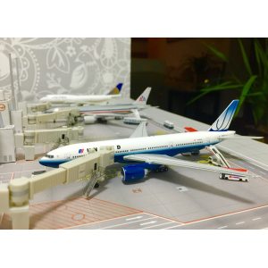 United Airlines 美国联合航空 Boeing 777-200 N769UA 2004s colors. GJUAL659 Geminijets 1:400