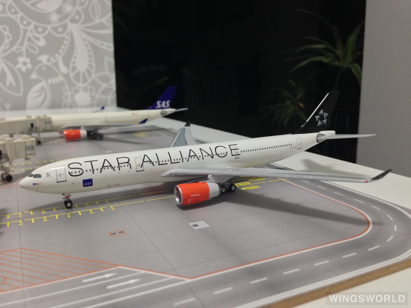 AeroClassics 1:400 ACSEREF SAS 北欧航空 Airbus A330-300 SE-REF