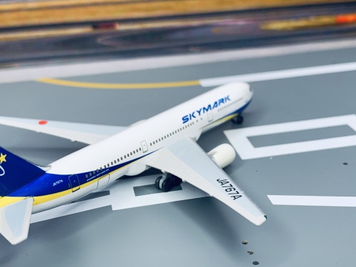 Skymark Airlines 天马航空 Boeing 767-300 JA767A  512169 Herpa 1:500