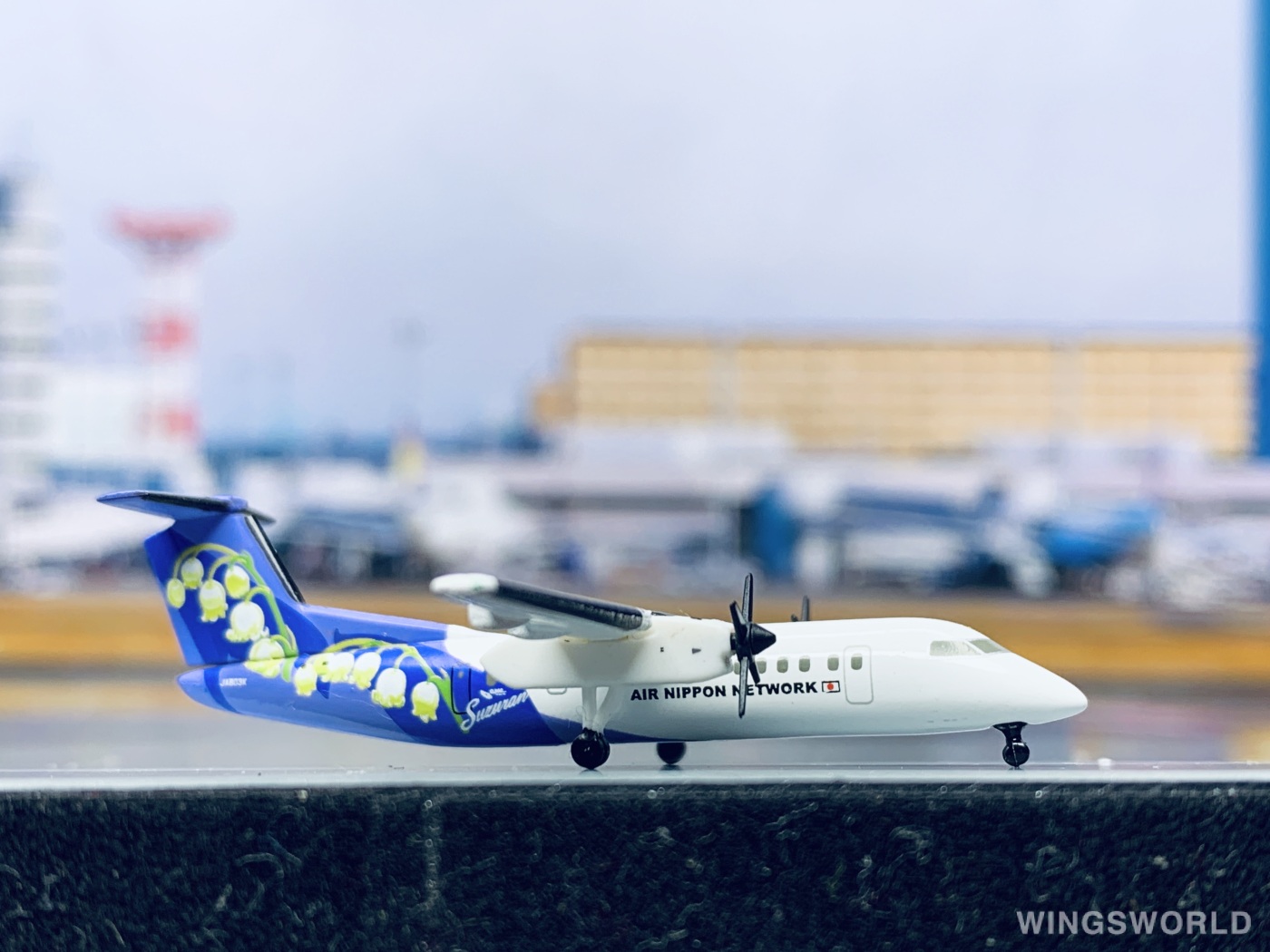Hogan 1:500 DH58003 ANA 全日空 Bombardier Dash 8-300 JA803K