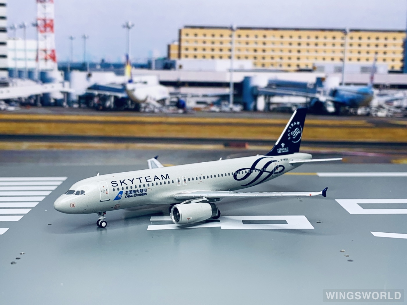 Pandamodel 1:400 202022 China Southern 中国南方航空 Airbus A320 B-1697