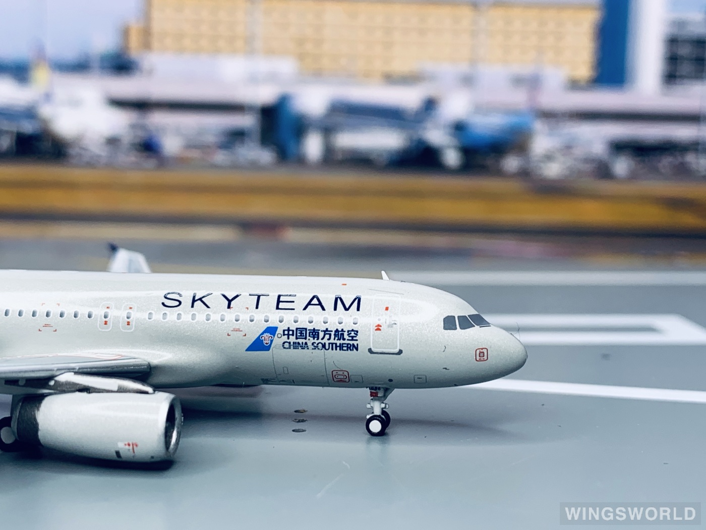 Pandamodel 1:400 202021 China Southern 中国南方航空 Airbus A320 B-1696