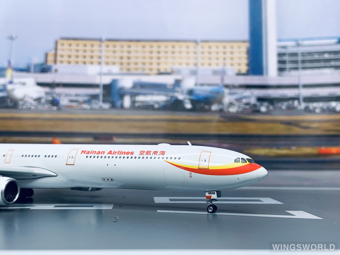 Phoenix 1:400 PH11223 Hainan Airlines 海南航空 Airbus A340-600 B-6508