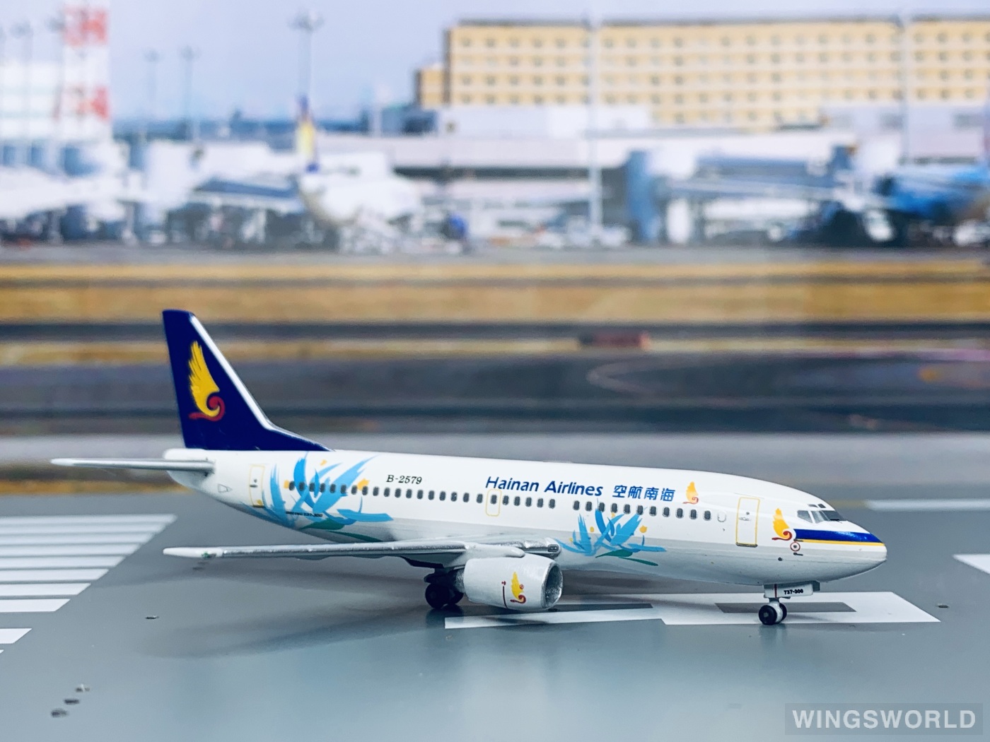 AeroClassics 1:400 AC4B2579 Hainan Airlines 海南航空 Boeing 737-300 B-2579