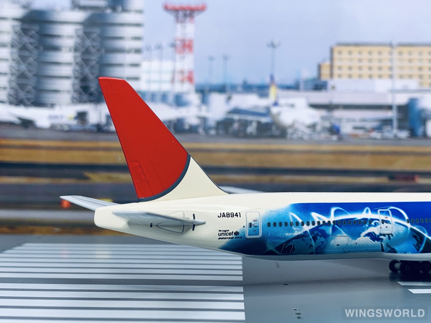 Phoenix 1:400 PH10192 Japan Airlines 日本航空 Boeing 777-300 JA8941