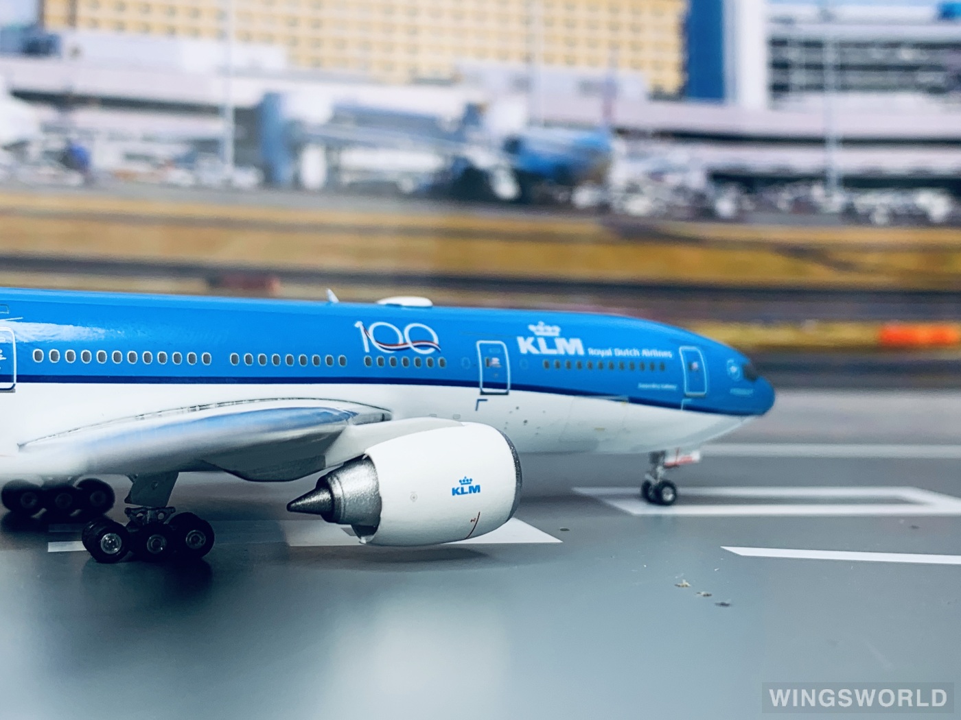 Phoenix 1:400 PH11579 KLM 荷兰皇家航空 Boeing 777-200 PH-BQD