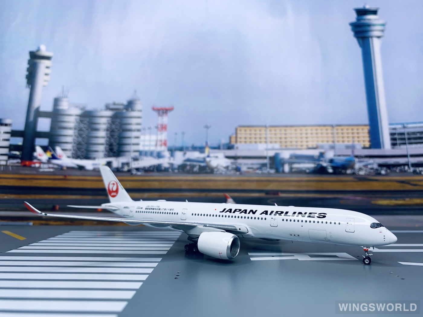 Phoenix 1:400 PH04321 Japan Airlines 日本航空 Airbus A350-900 JA05XJ